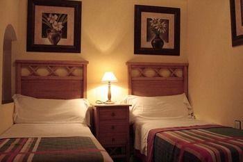 La Calzada Guest house *